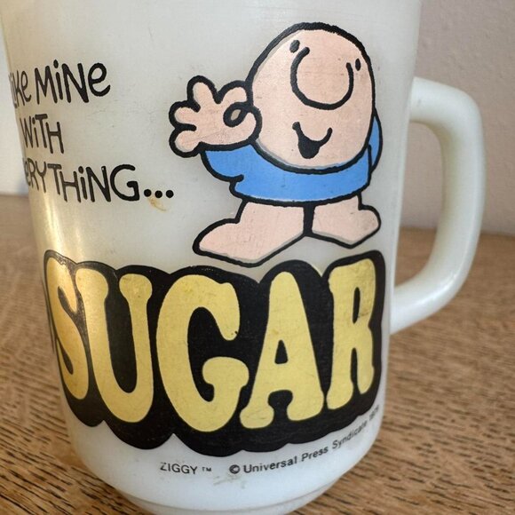 Ziggy 1979 Cream & Sugar Milk Glass Mug - Picture 7 of 8